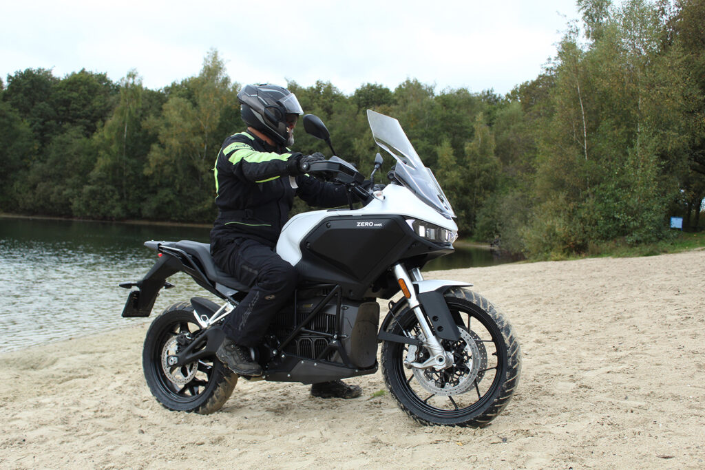 Prueba Zero DSR/X - Andrew Thijssen - THE PACK - Noticias de motos eléctricas